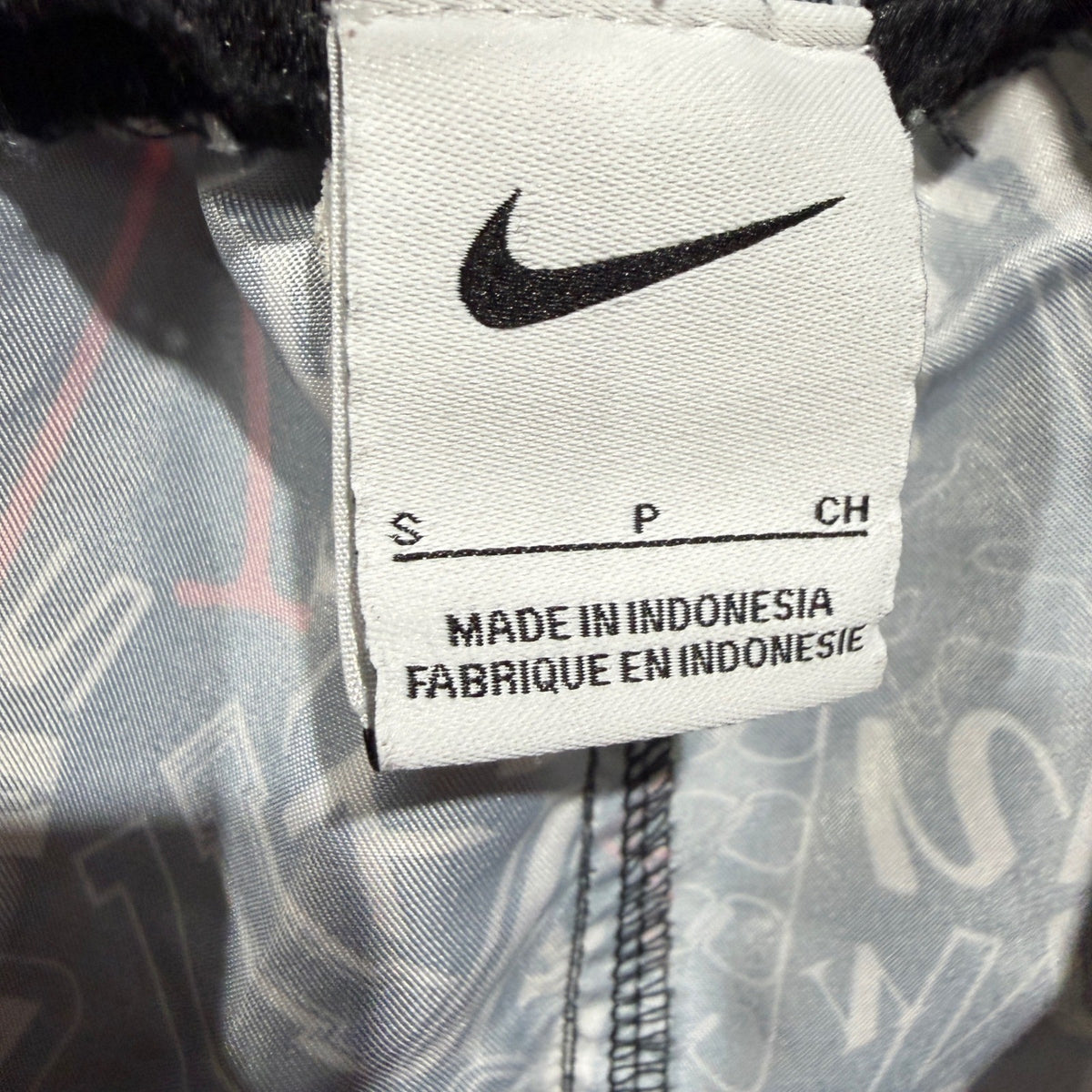 Nike All Over Logo Print Shorts Men Small Black Polyester Streetwear Flawed*3