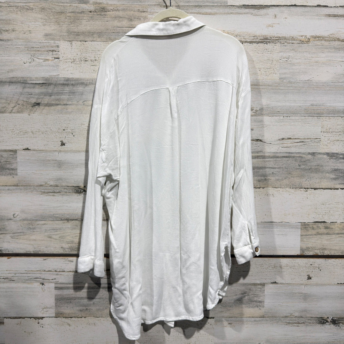 GB Button Down Tunic Women M White Textured Gauze Long Sleeve Coastal EUC5