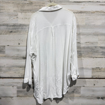 GB Button Down Tunic Women M White Textured Gauze Long Sleeve Coastal EUC5