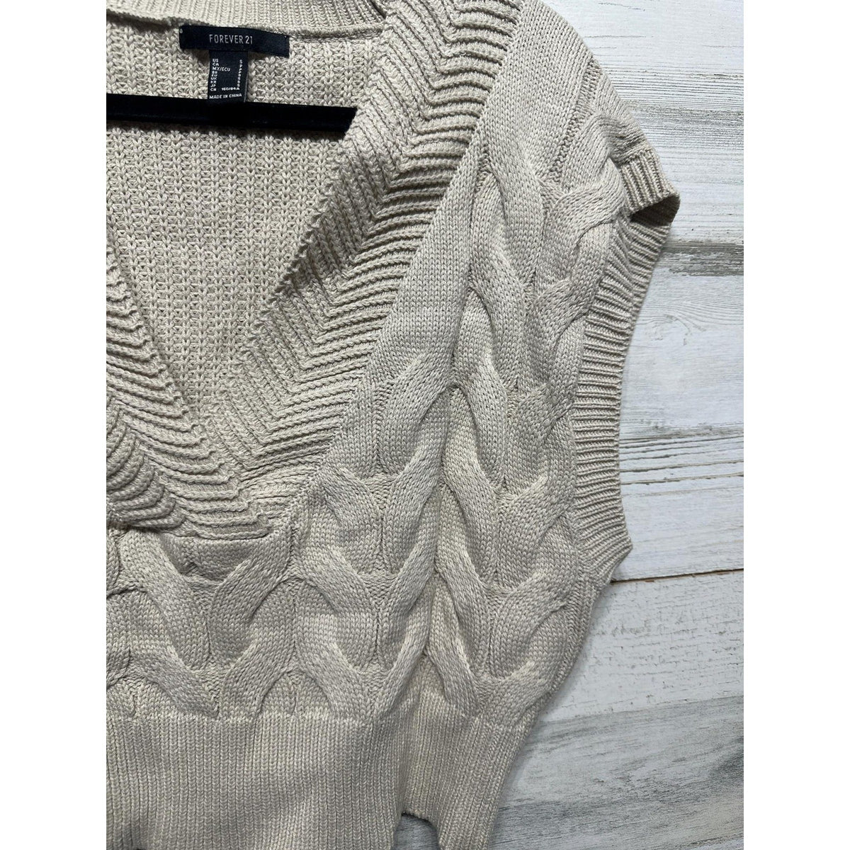 Forever 21 Sweater Vest Women Small Beige Cable Knit Cropped Preppy EUC1