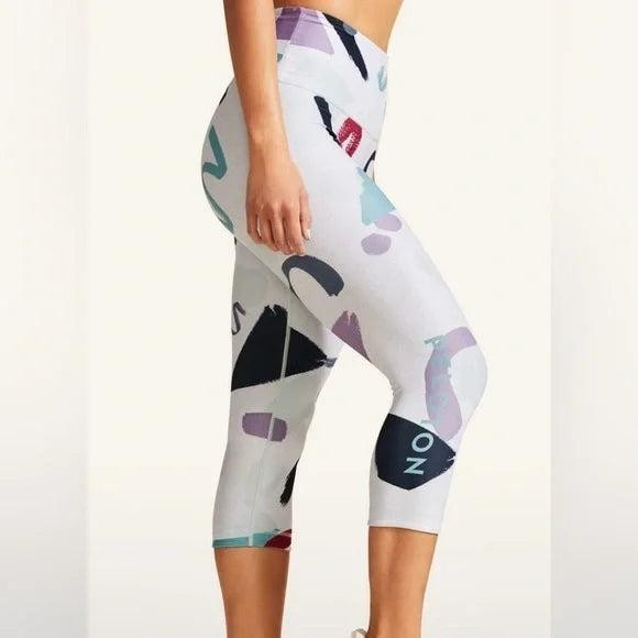 Women's Size Medium WITH Peloton Modern High Waisted Capri Leggings NWT2
