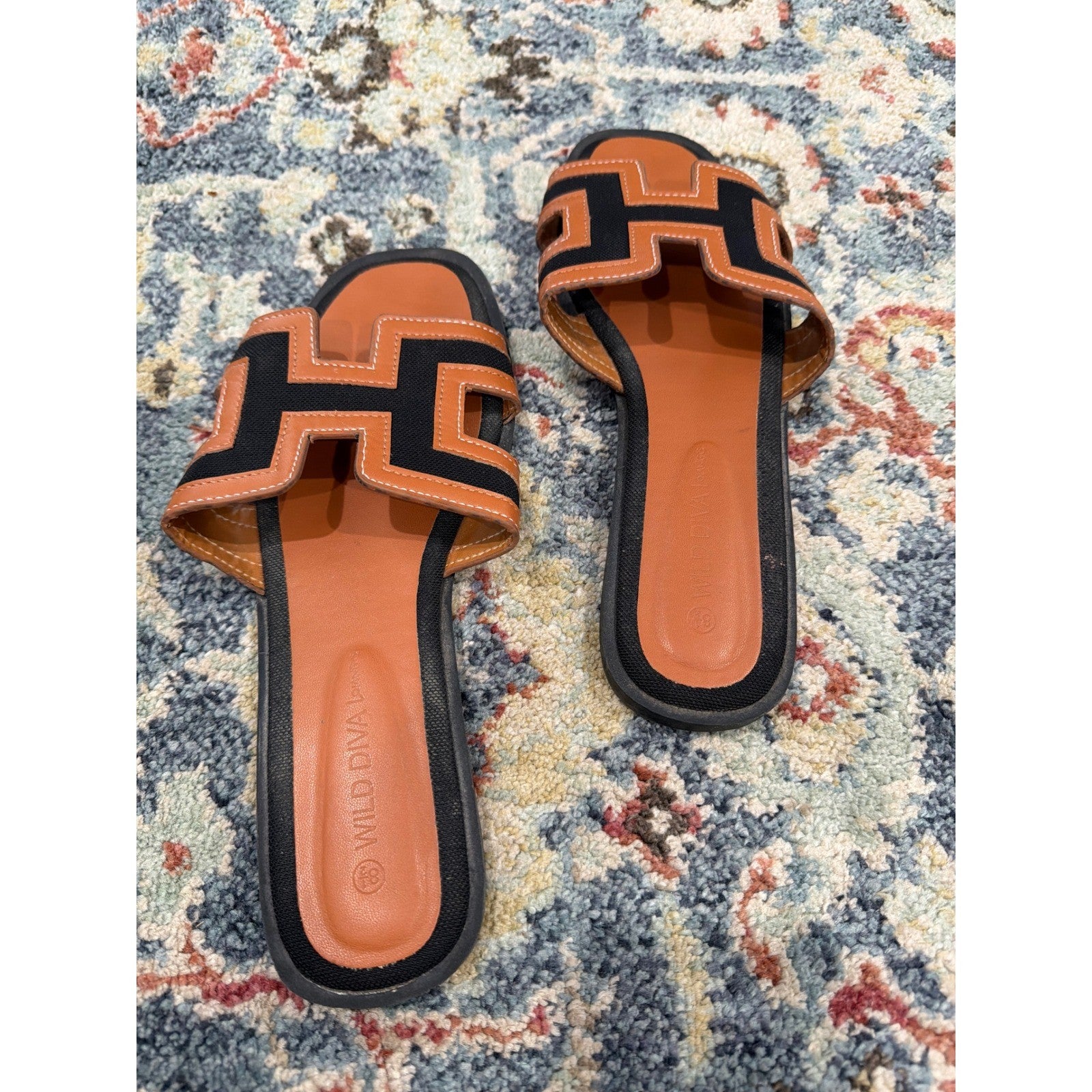 Wild Diva Lounge Slide Sandals Women 8.5 Brown Black H-Band Minimalist1
