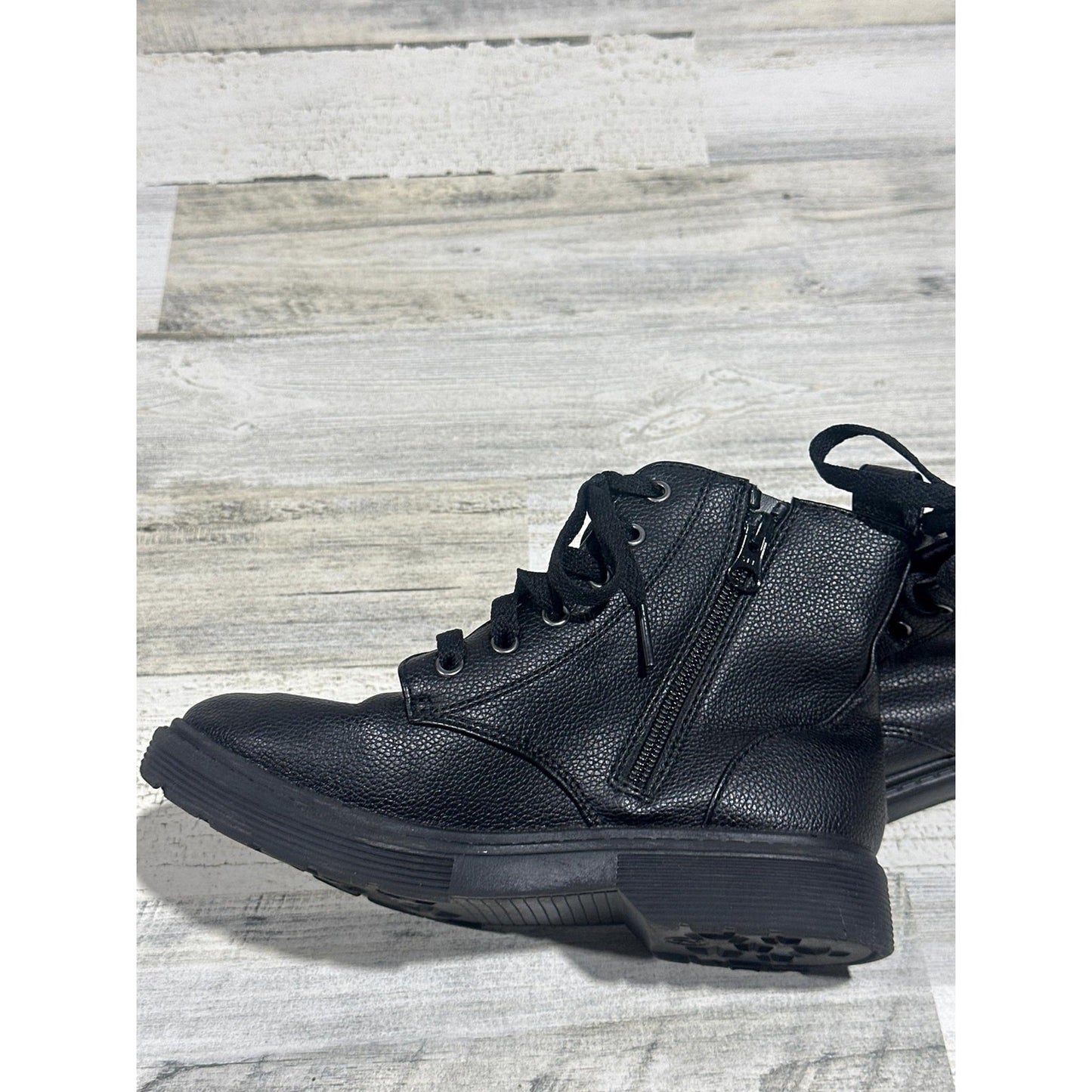 Art Class Combat Boots Girls Size 2 Black Faux Leather Lace Up Grunge GUC1