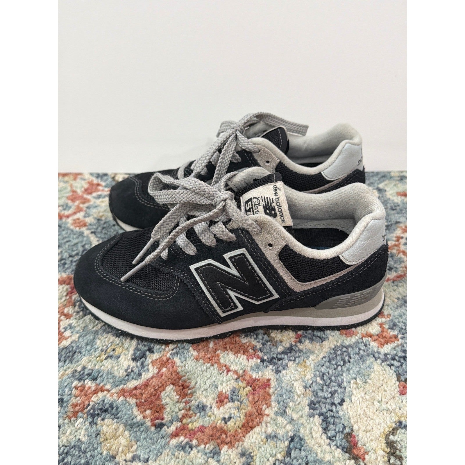 New Balance 574 Shoes Boys 13 Black Grey Suede Mesh Retro Classic EUC4