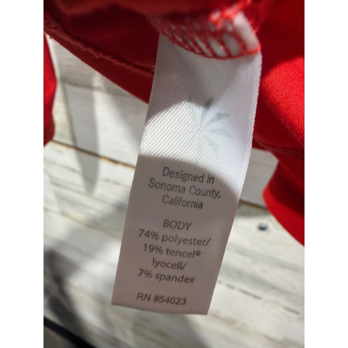 Athleta V-Neck Top Women XS Red Long Sleeve Seam Detail EUC3