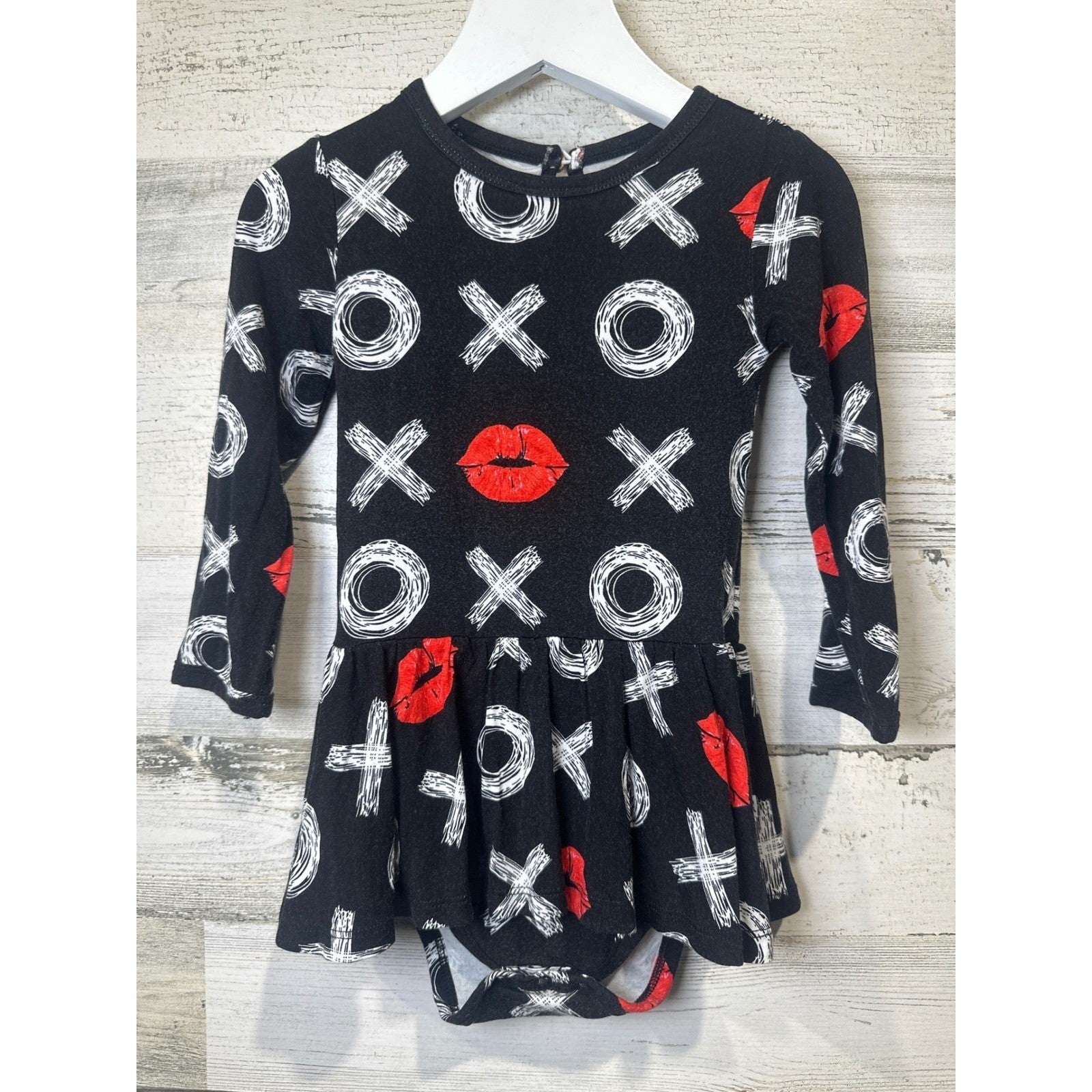 Bums and Roses Dress Bodysuit Kids 18-24M Black XOXO Lips GUC0