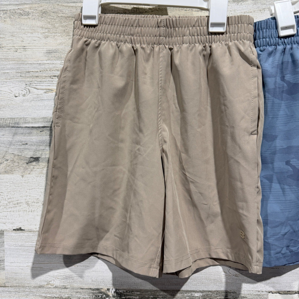 Layer Athletic Shorts Boys Medium Tan Blue Camo Active Performance EUC1