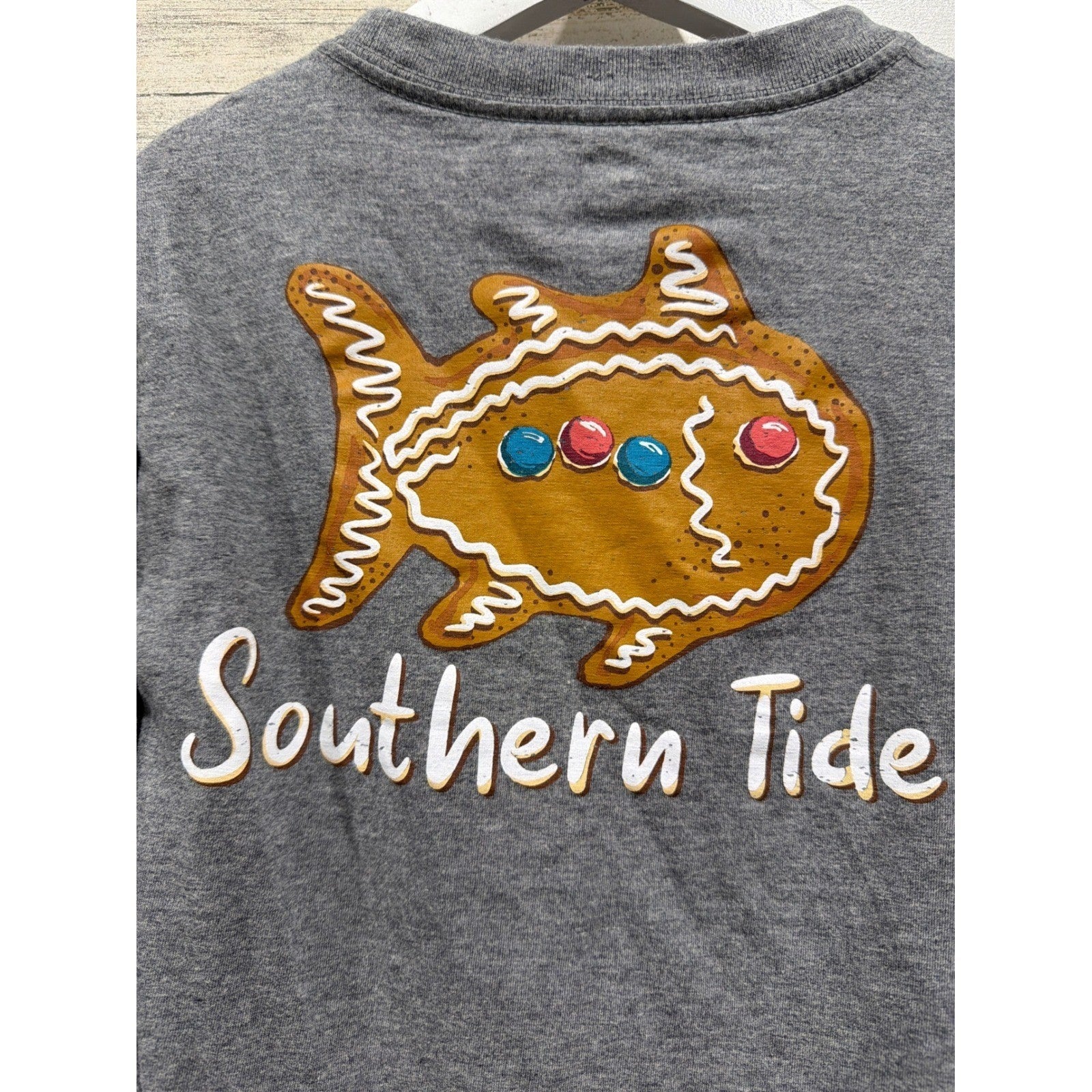Southern Tide Long Sleeve Shirt Boys XS Gray Gingerbread Fish Holiday Prep EUC4