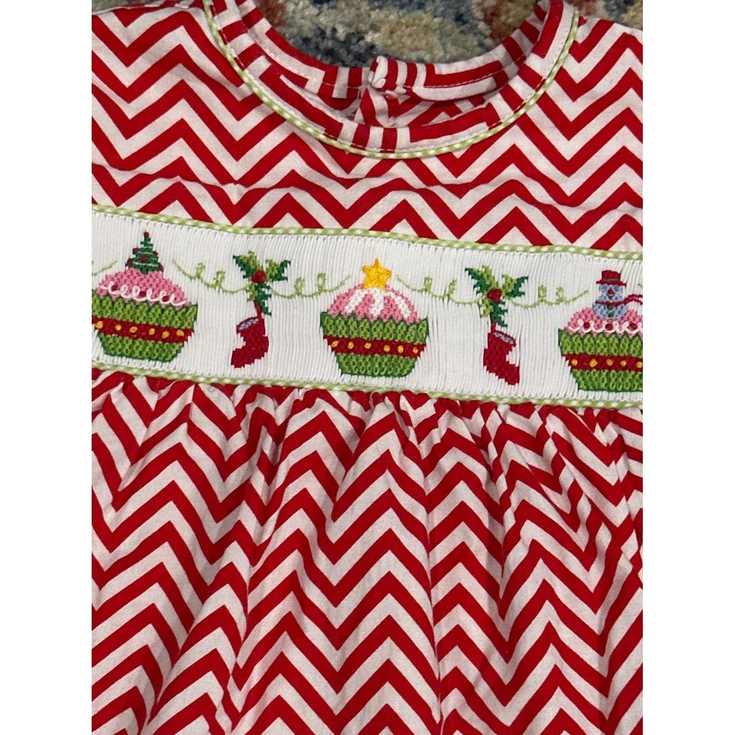 Beaux et Belles Smocked Top Girls Size 4 Red White Chevron Christmas EUC1