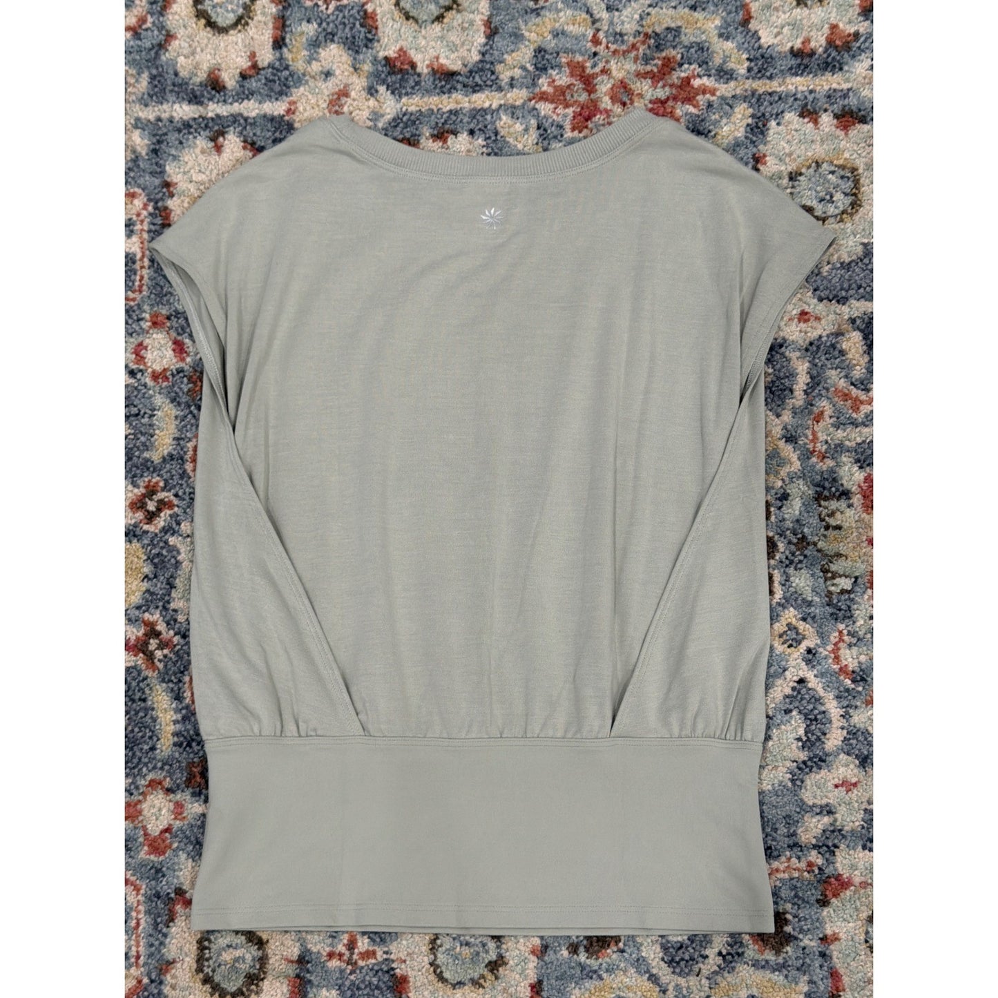 Athleta Zephyr Muscle Tank Women XS Sage Green Banded Hem Athleisure EUC3