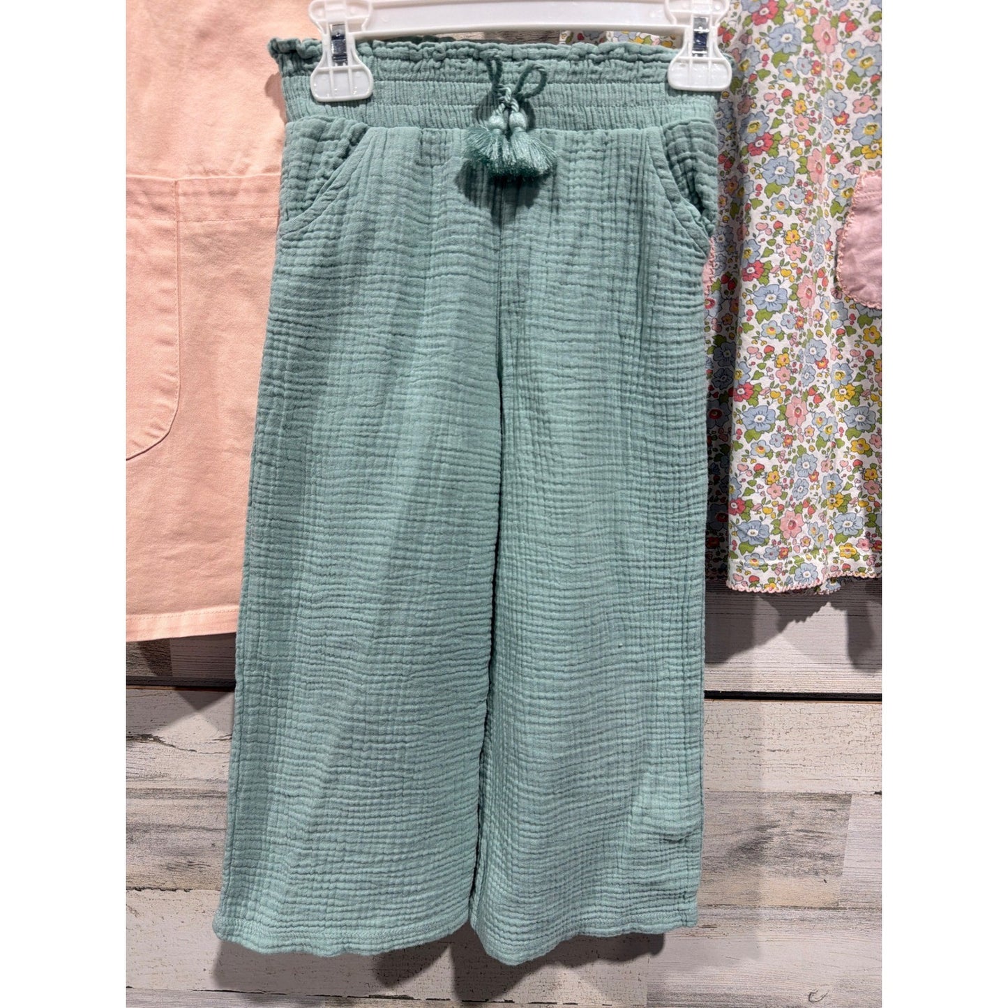 Shrimp & Grits Cupcakes & Cashmere Copper Key Girls 5/6 Green Peach Floral2