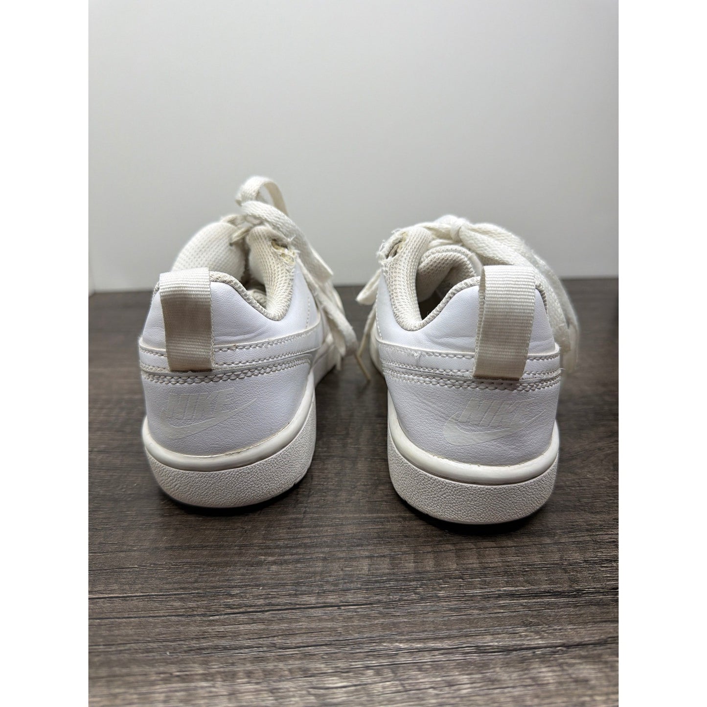 Nike Court Borough Low 2 Boys 3.5Y White Leather Sneaker Sporty *Flawed3
