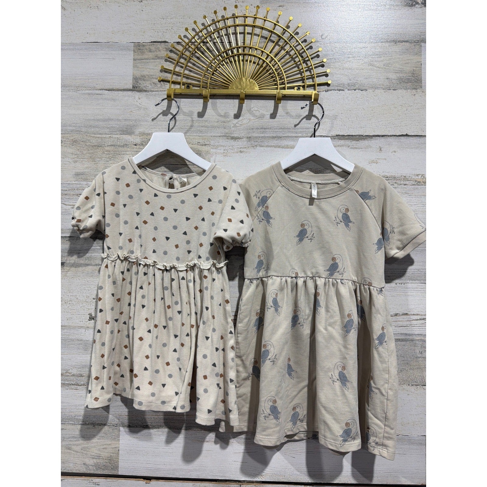 Quincy Mae Rylee + Cru Tunic Dress Bundle Girls 4-5 Neutral Geometric Parrot0