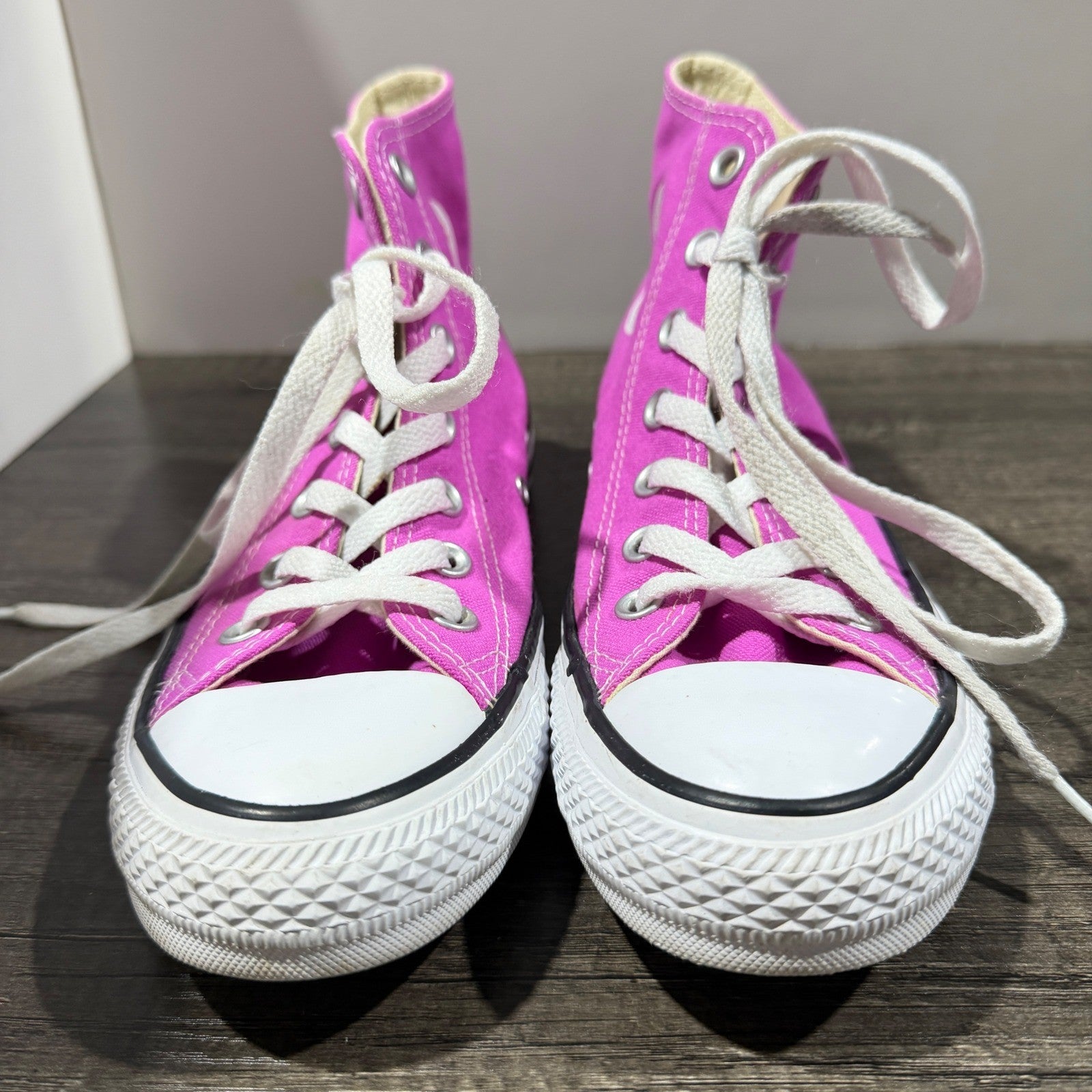 Converse Chuck Taylor High Top Women 7 Pink Magenta Canvas Classic EUC2