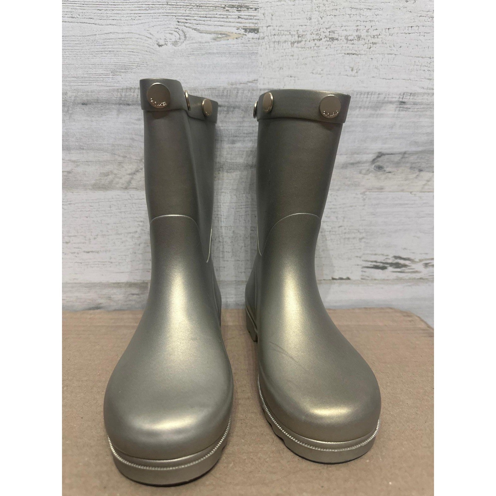 Oil and Water Rain Boots Girls Size 1 Youth Gold Metallic Rubber Studded EUC2