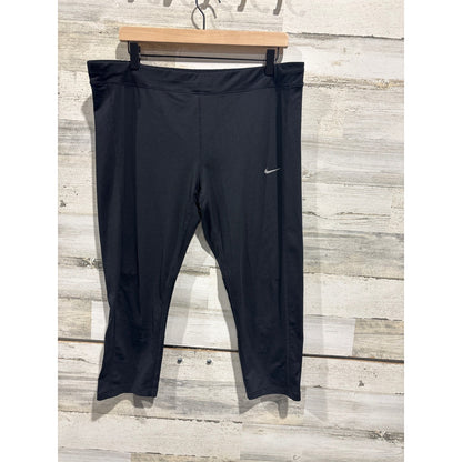 Nike Capri Leggings Women 2XL Black Reflective Swoosh Activewear0