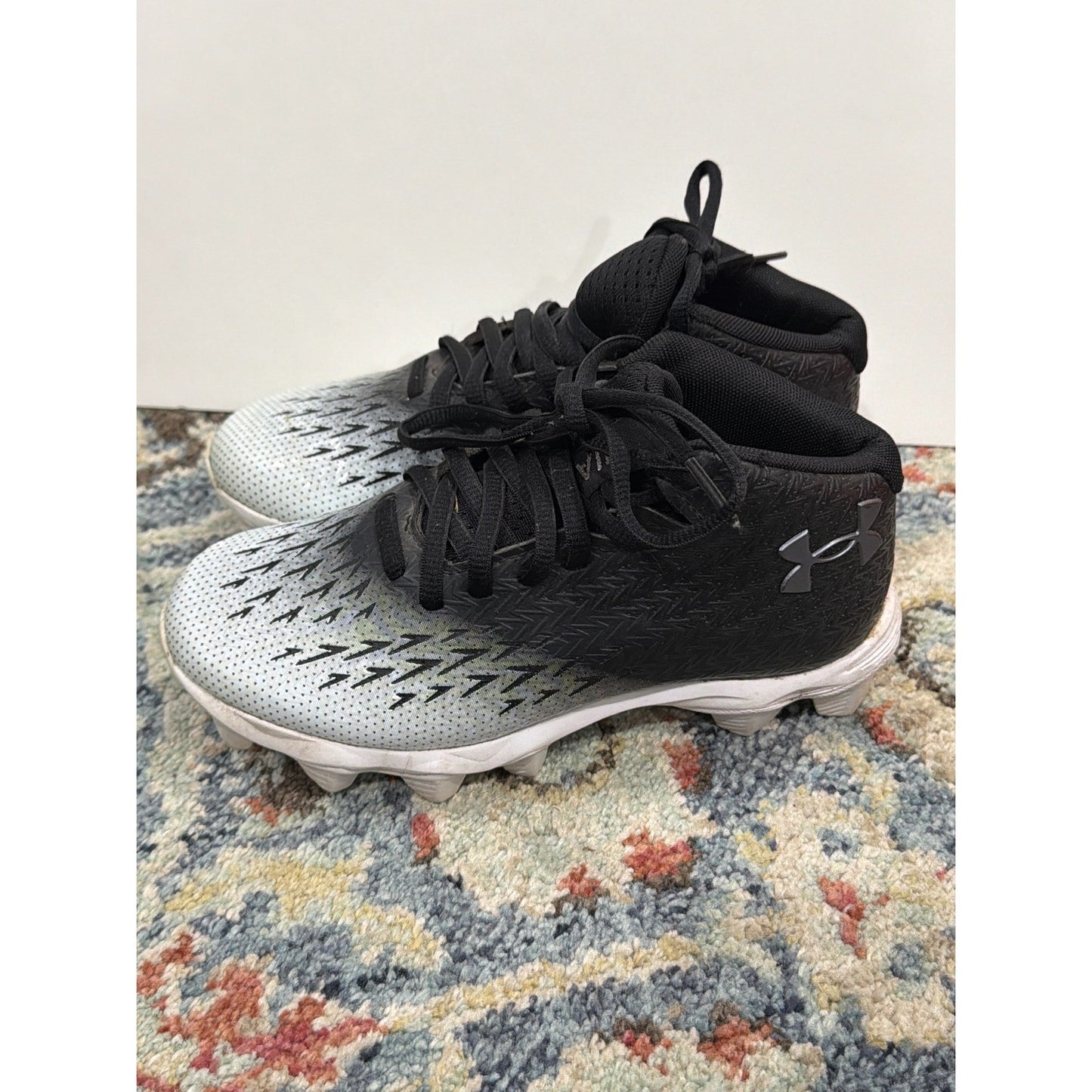 Under Armour Cleats Boys Size 1 Black White Ombre Football Baseball GUC0