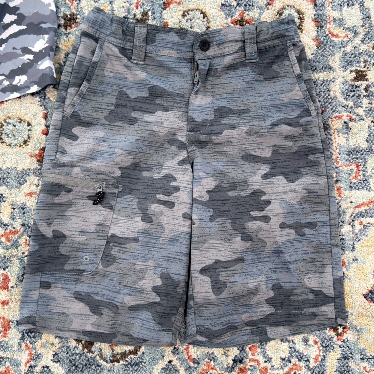 Magellan Fish Gear Shorts Boys 10 Grey Camo Performance Outdoor EUC4