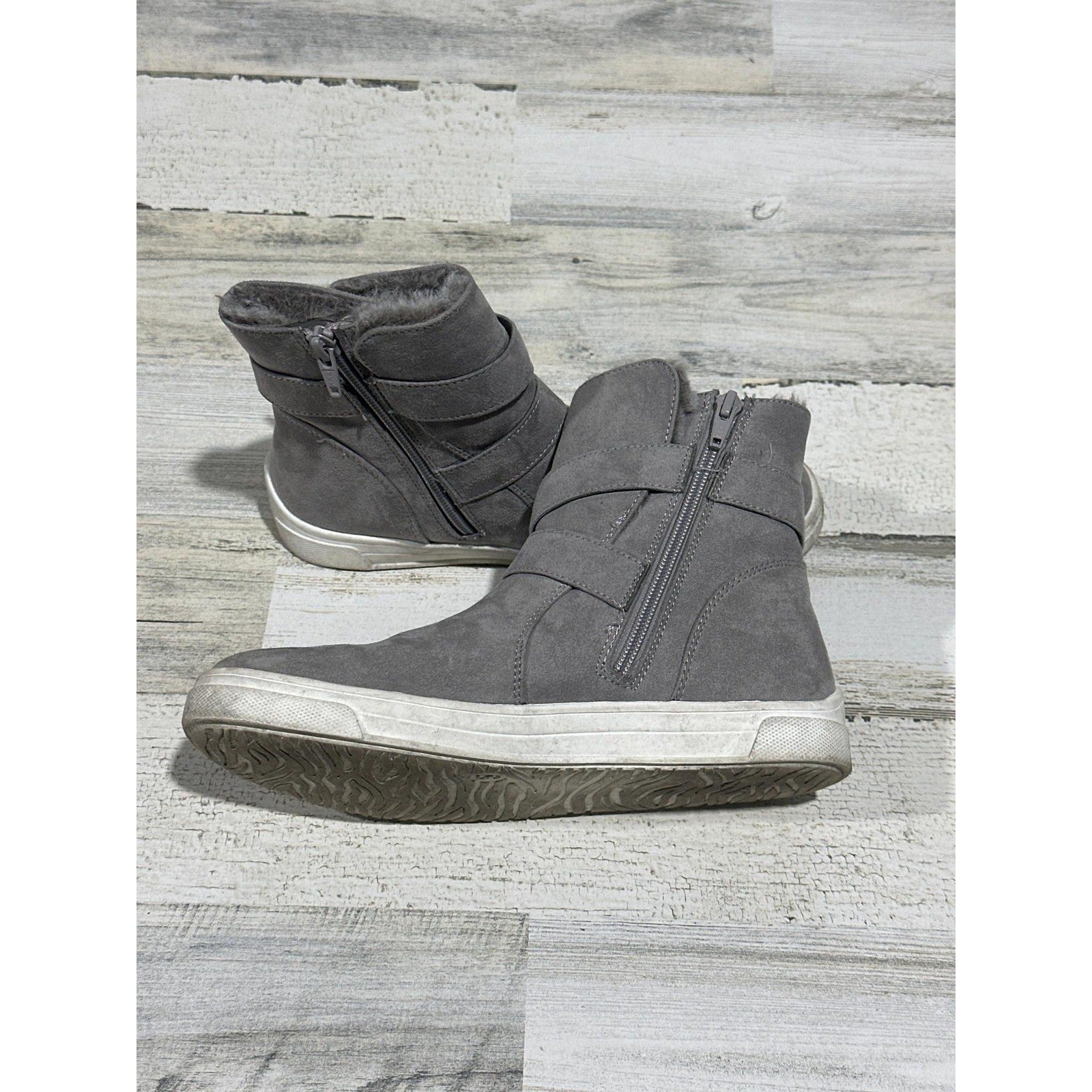Target Cat & Jack Boots Girls 5 Gray Faux Fur Moto Sneaker Boots2