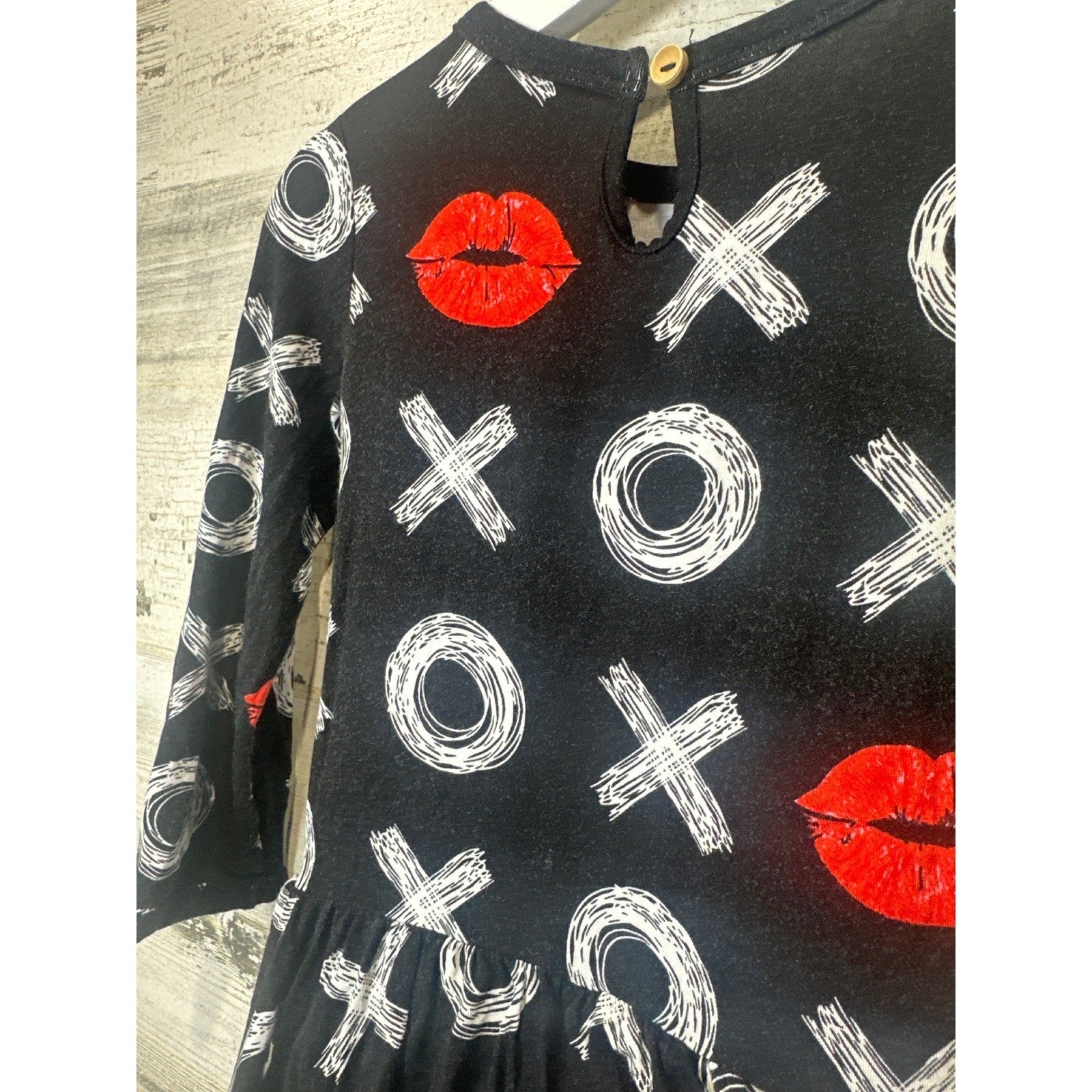 Bums and Roses Dress Bodysuit Kids 18-24M Black XOXO Lips GUC4