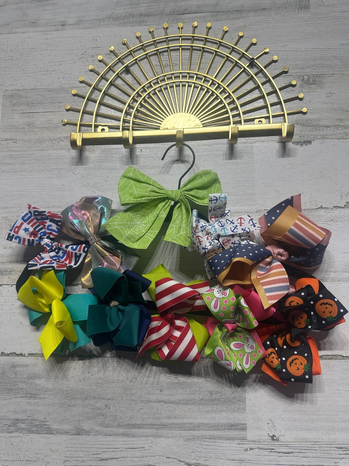 Hair Bow Bundle Girls 10 Pieces Multicolor Holiday Seasonal Patterns EUC0