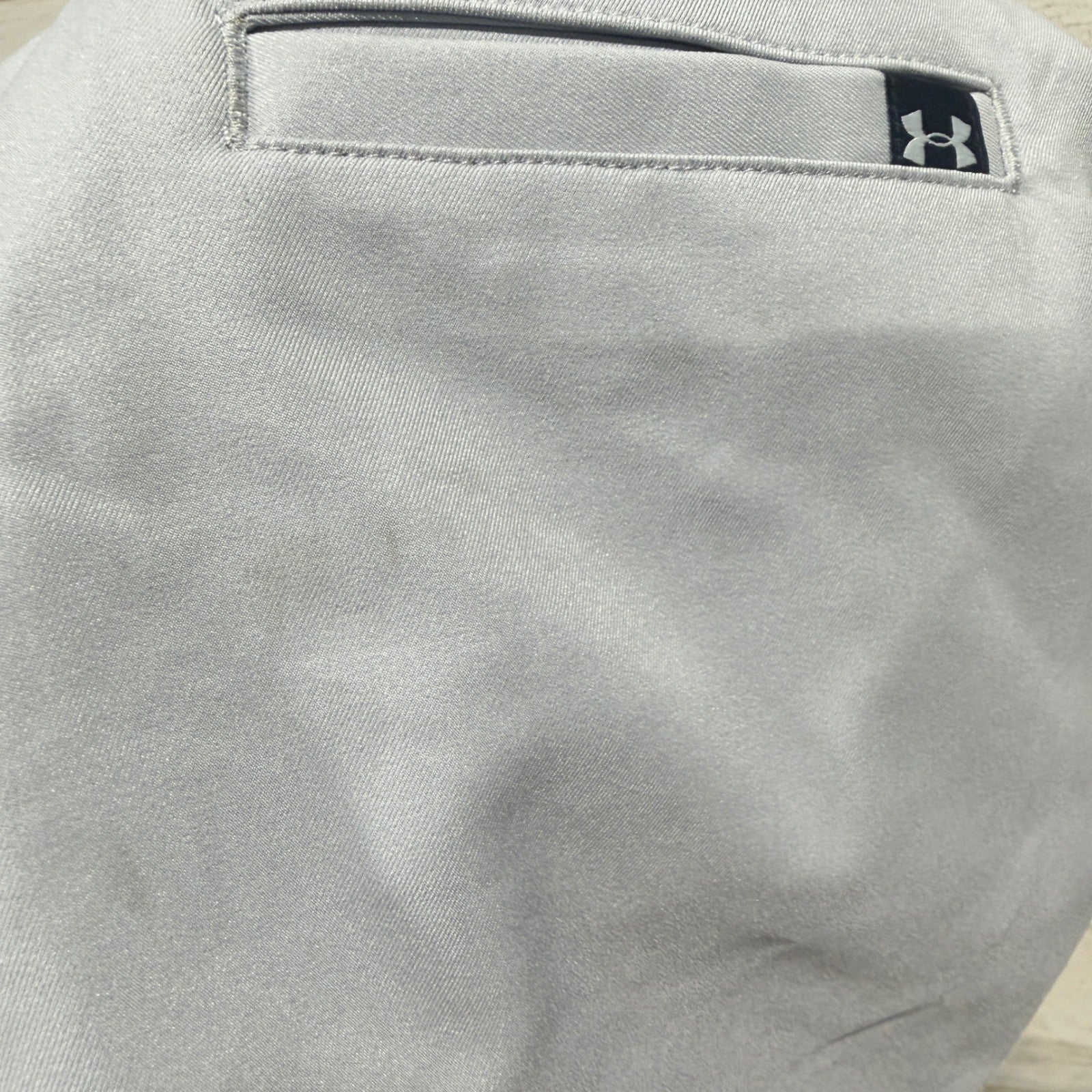 Under Armour Golf Shorts Boys Small Gray Performance Golfcore *Flawed3