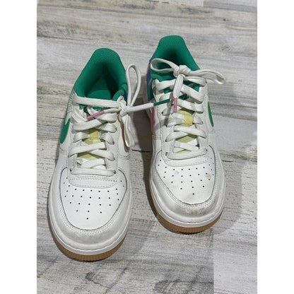 NikeAirForce1 Kids Size 4 Youth White Green Pink Gum Sole Shoes1
