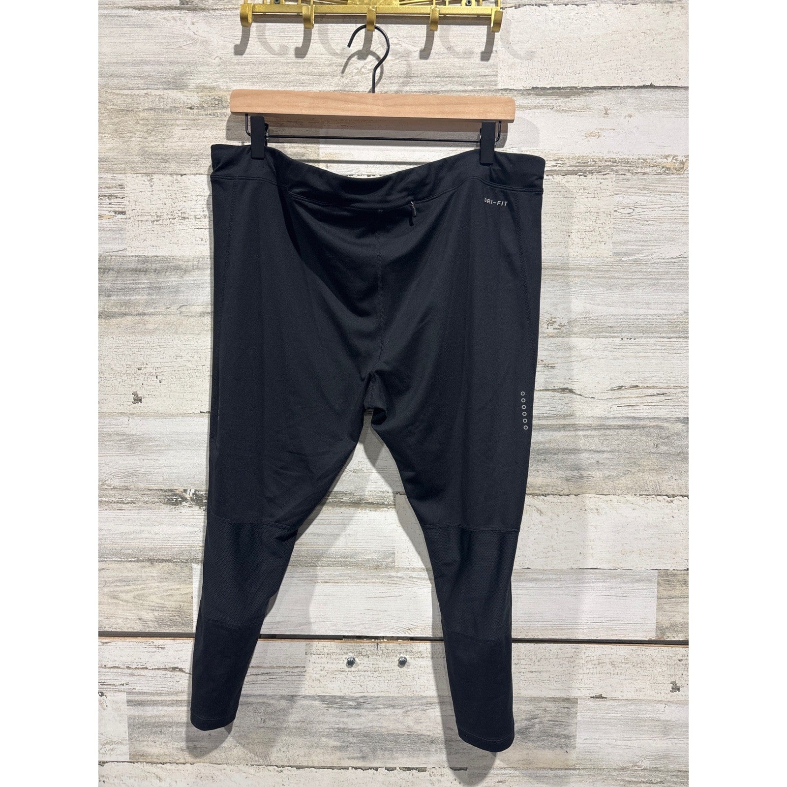 Nike Capri Leggings Women 2XL Black Reflective Swoosh Activewear4