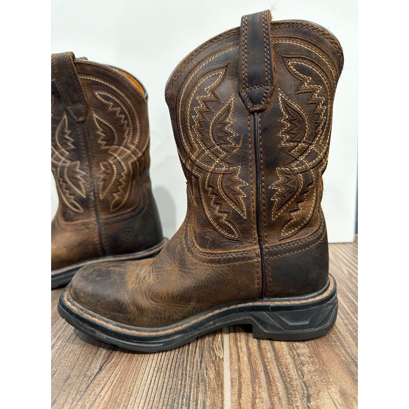 Ariat Western Boots Boys 11 Brown Leather 10042412 Cowboy GUC*Flaws10