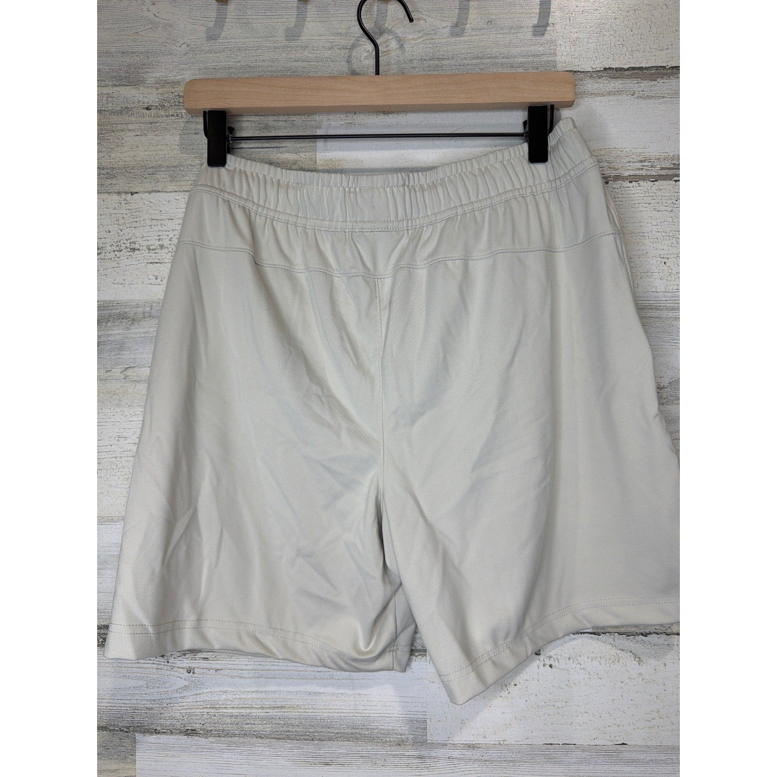 BCG Athletic Shorts Mens M Khaki Zipper Pocket Performance Gorpcore EUC4