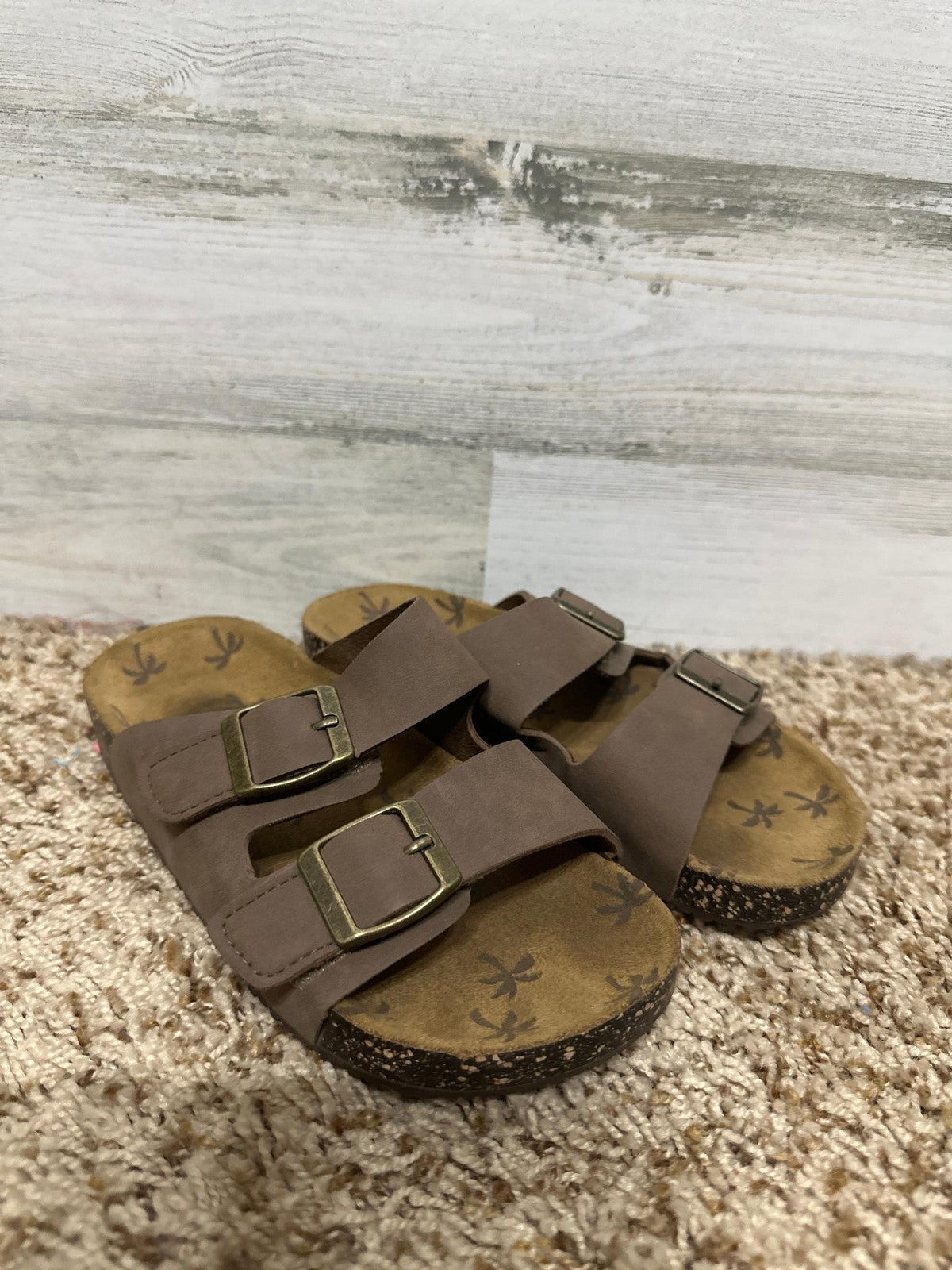 Brown Double Buckle Sandals Kids Youth 1 Brown Slides EUC0