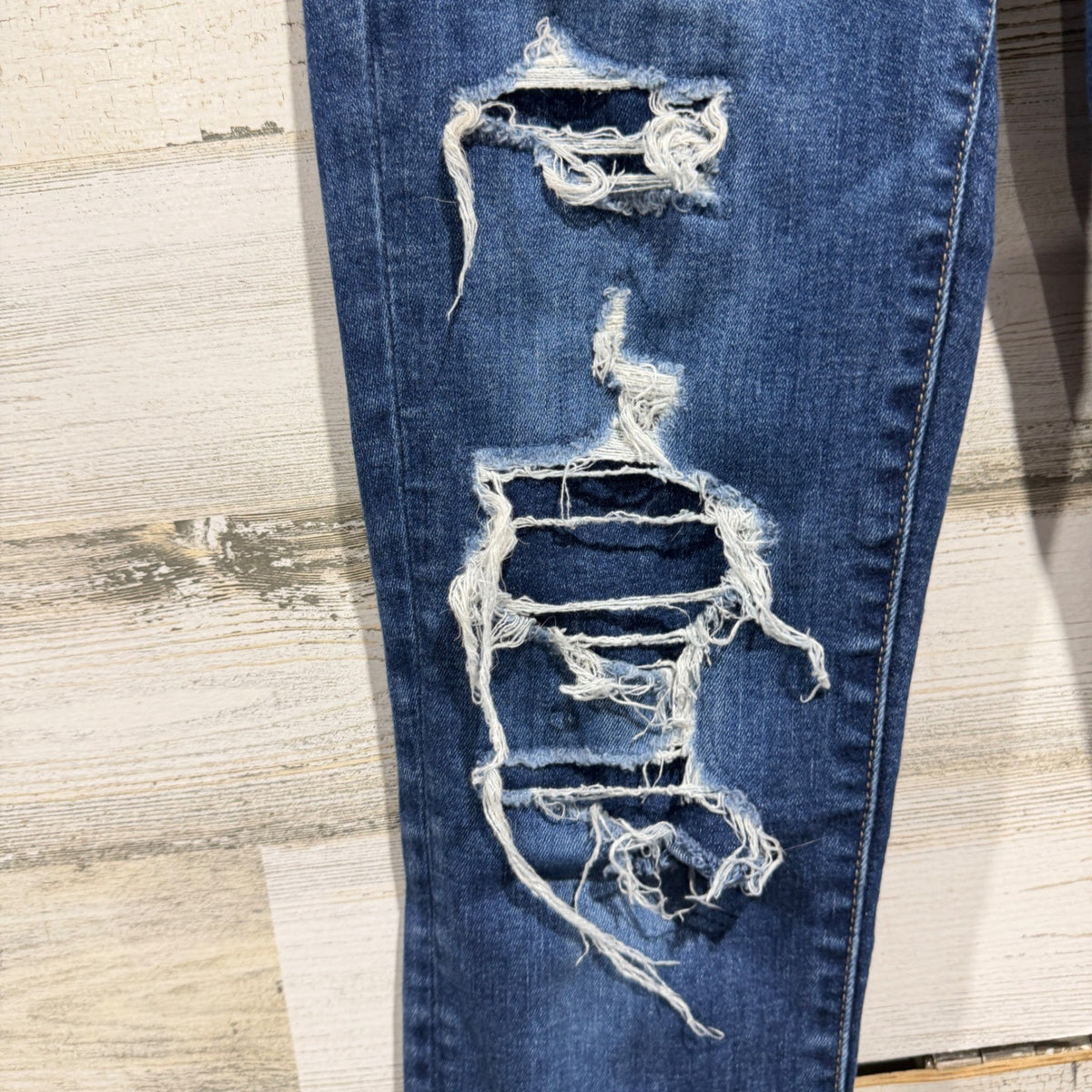 American Eagle Next Level Stretch Skinny Jeans Women 4 Distressed Denim EUC2