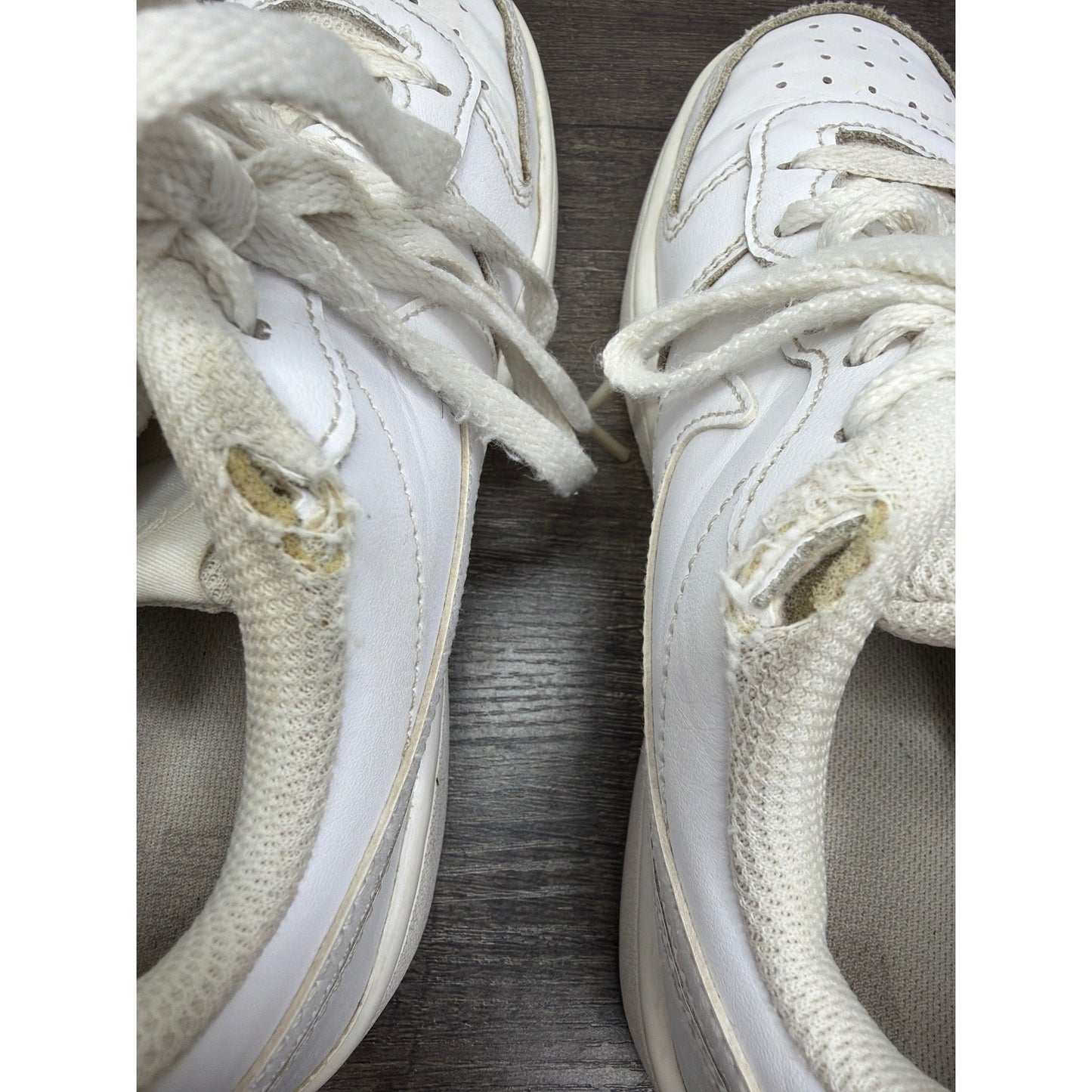 Nike Court Borough Low 2 Boys 3.5Y White Leather Sneaker Sporty *Flawed5