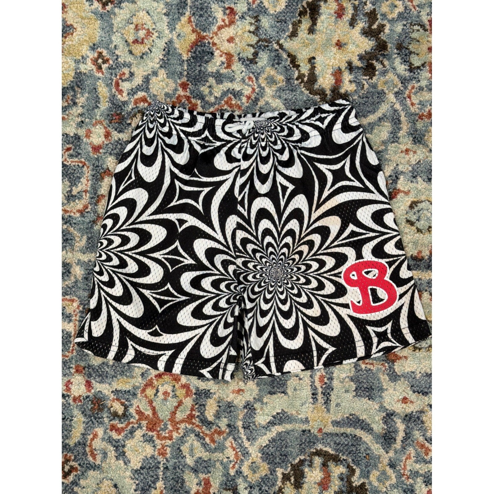 BKTSQD Basketball Shorts Kids XL Black White Psychedelic Mesh Sport *Flawed0