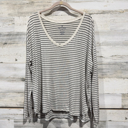 American Eagle Soft & Sexy Top Women Medium Cream Black Striped V-Neck EUC0
