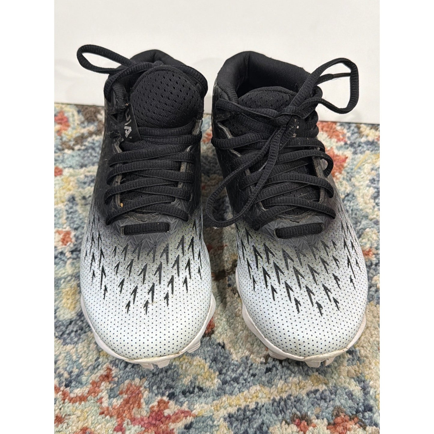 Under Armour Cleats Boys Size 1 Black White Ombre Football Baseball GUC1