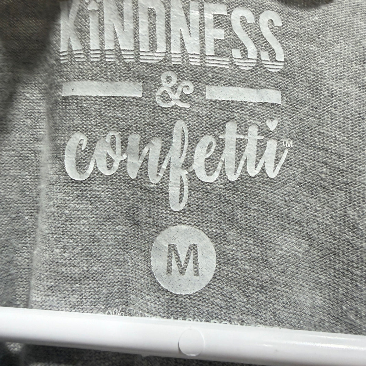 Kindness & Confetti Spooky Vibes Tee Women M Gray Ghost Graphic Retro EUC2