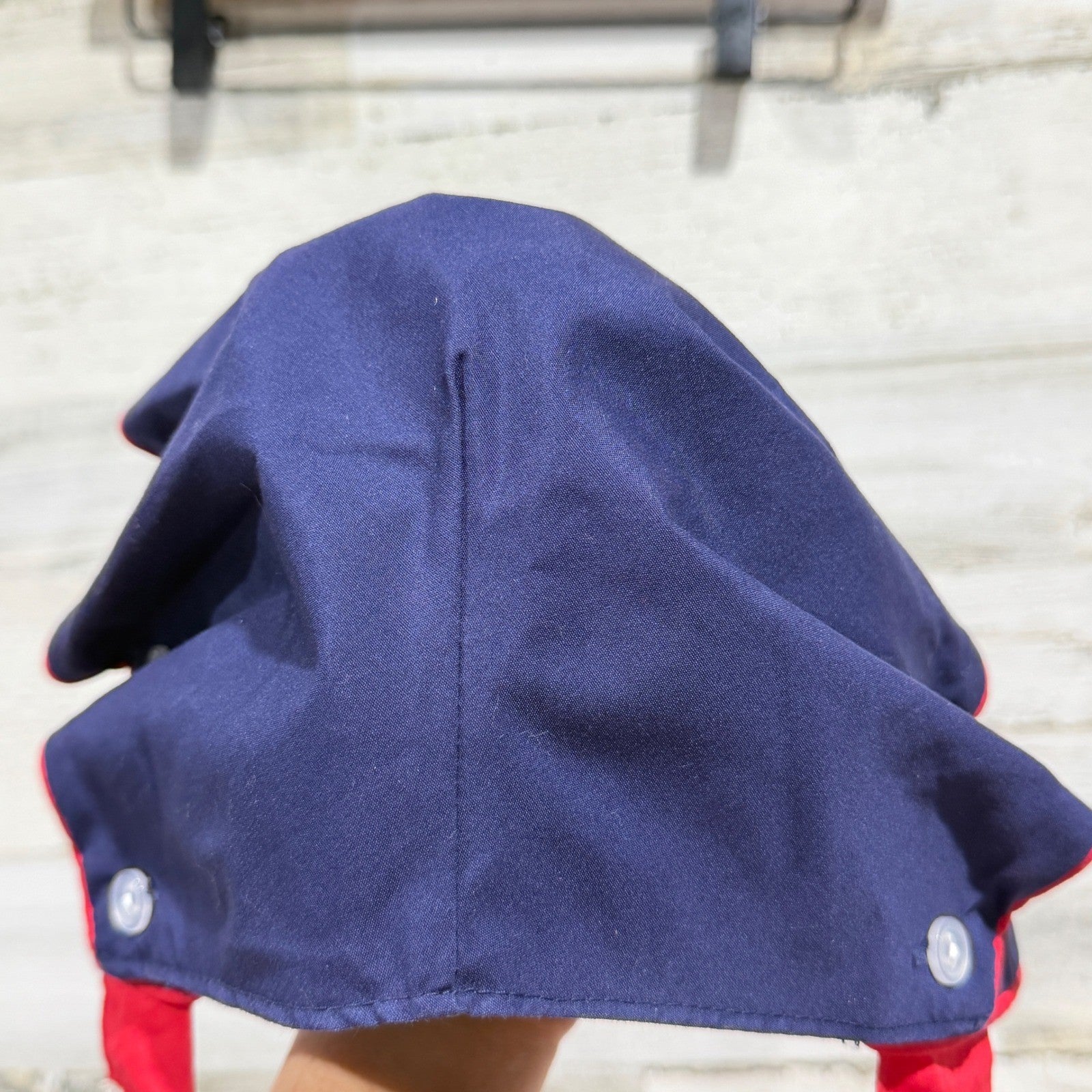 The Beaufort Bonnet Company Bonnet Large Navy Red Button Back Preppy *Flawed1
