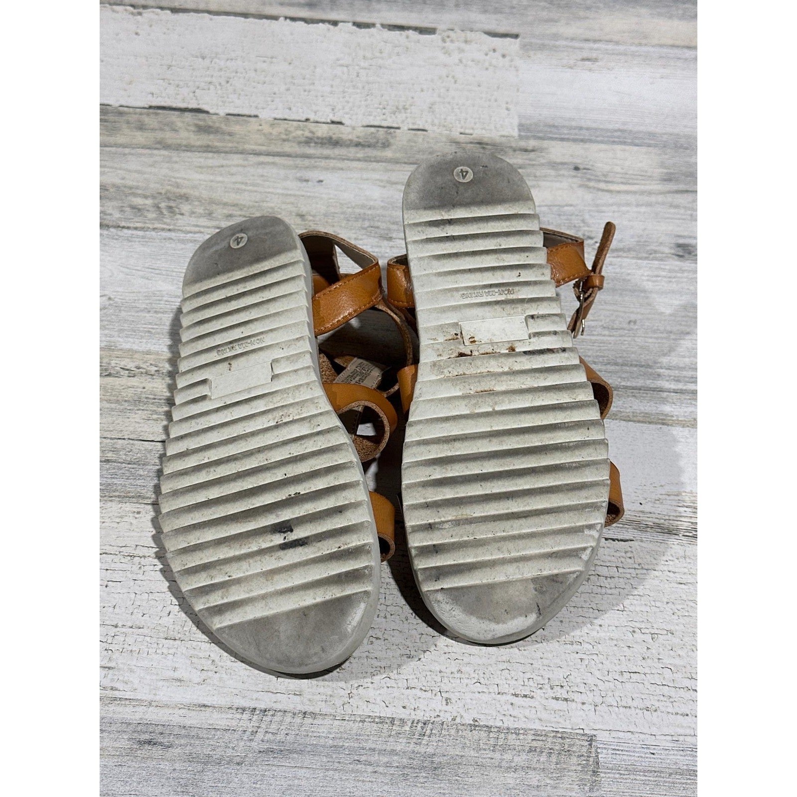 Cat & Jack Sandals Girls Size 4 Brown Strappy Gladiator Lug Sole Boho EUC1