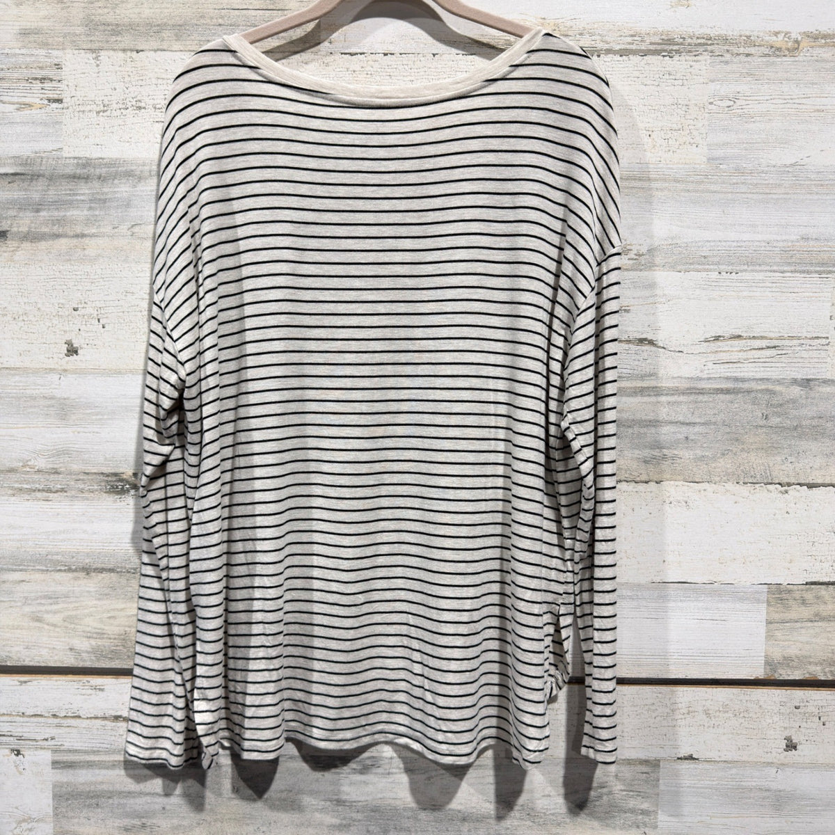 American Eagle Soft & Sexy Top Women Medium Cream Black Striped V-Neck EUC3