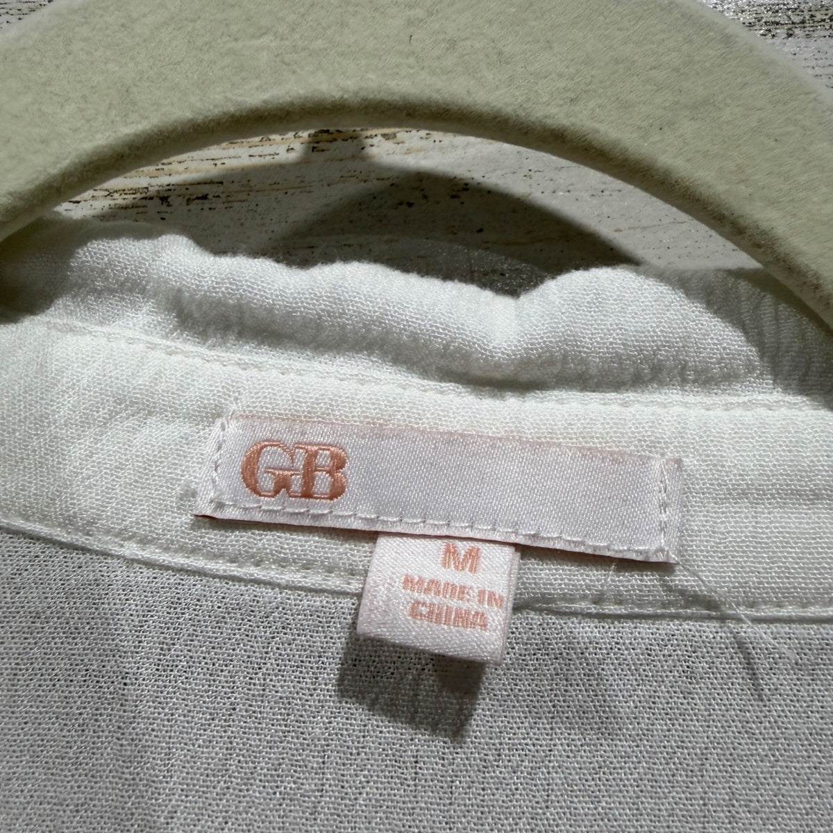 GB Button Down Tunic Women M White Textured Gauze Long Sleeve Coastal EUC2