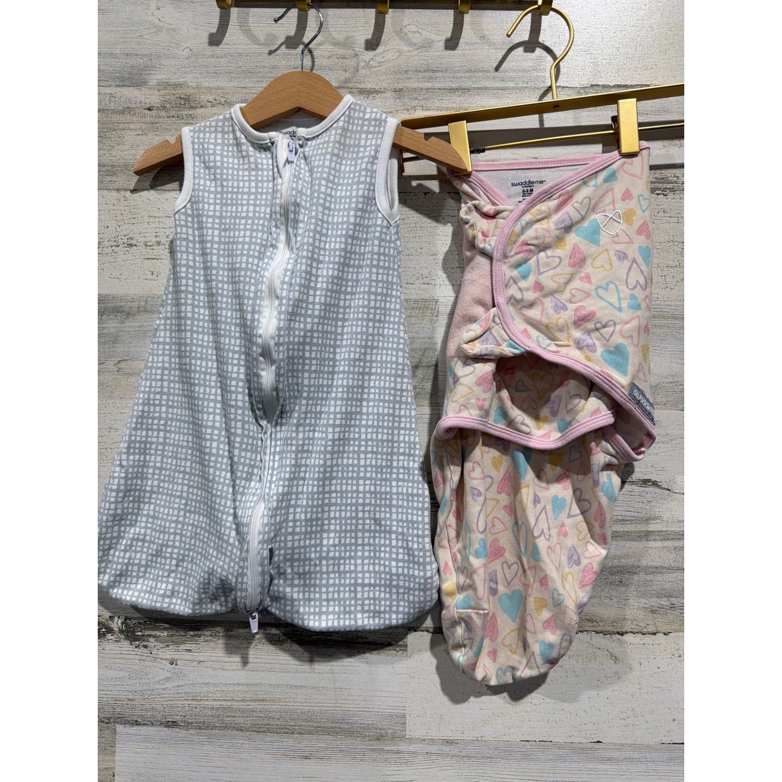SwaddleMe Sleep Sack Swaddle Bundle Baby Girl 0-3M Pink Grey Hearts Grid0