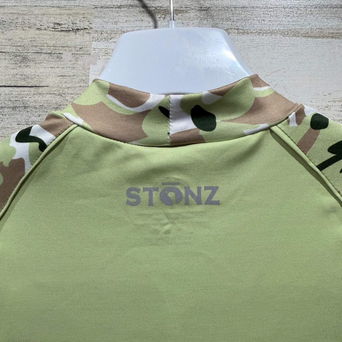 Stonz Sun Shirt Rash Guard Kids 3T Green Camo UPF 50 Outdoor Gorpcore NWT5