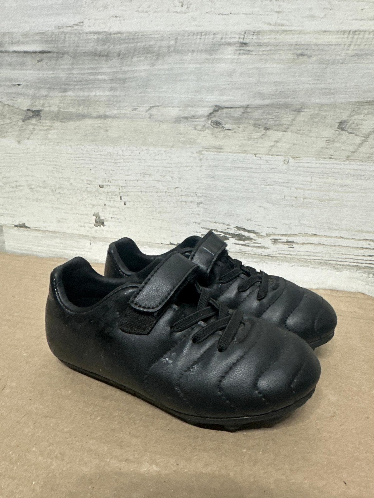 Brava Soccer Cleats Kids Size 9 Black Hook Loop Strap Athletic Shoes GUC1