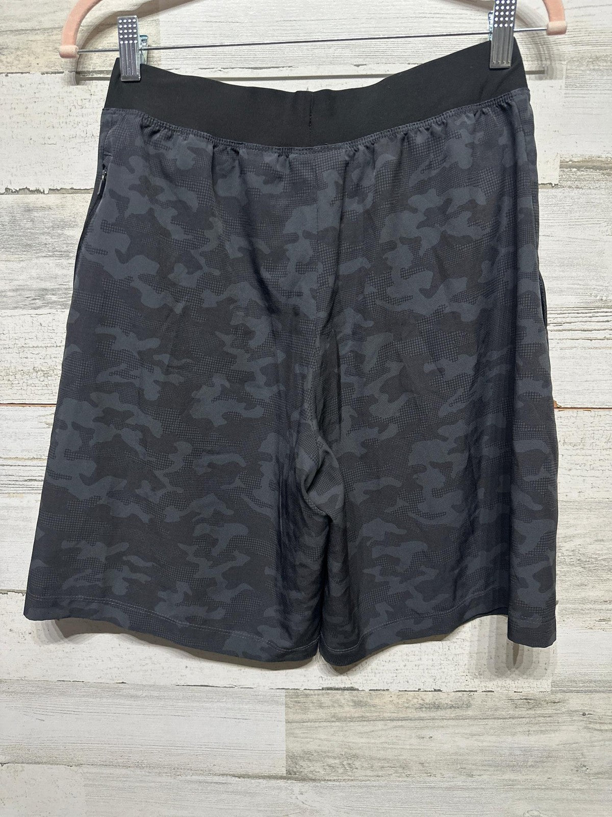 Asics Athletic Shorts Men Small Black Camo Zipper Pocket Performance EUC2