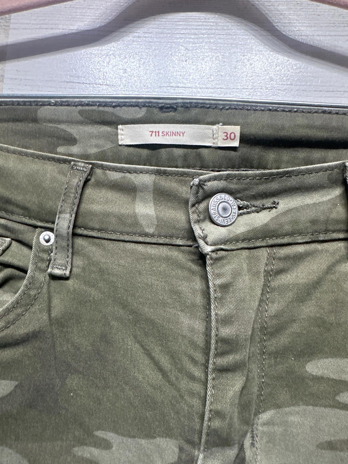 Levi's 711 Skinny Jeans Women 30 Green Camo Mid Rise Stretch Denim EUC1