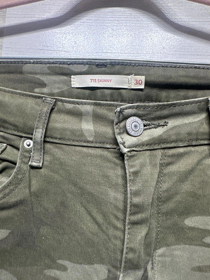 Levi's 711 Skinny Jeans Women 30 Green Camo Mid Rise Stretch Denim EUC1