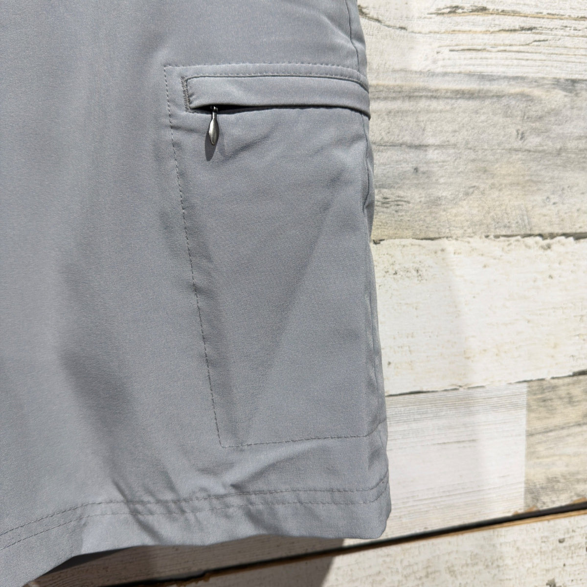 IZOD Golf Cargo Shorts Men 36 Gray Stretch Performance GUC*1