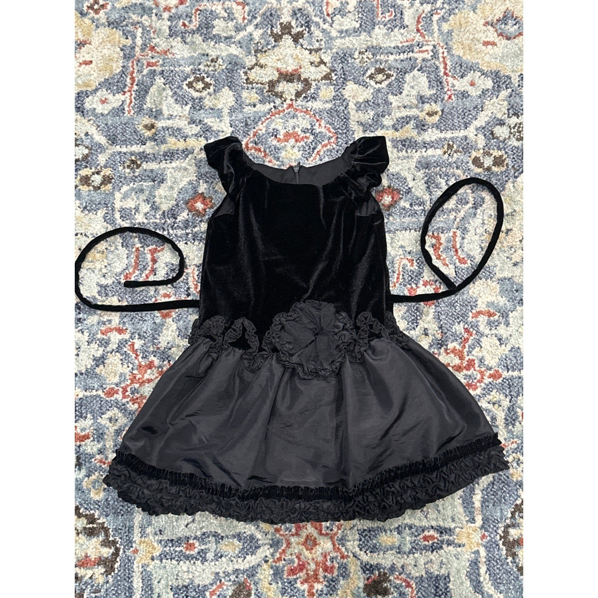 Isobella & Chloe Dress Girls 2T Black Velvet Taffeta Rosette Ruffle EUC0