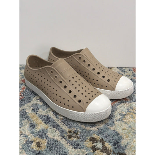 Native Jefferson Shoes Kids J4 Youth Tan Water Friendly Gorpcore EUC0